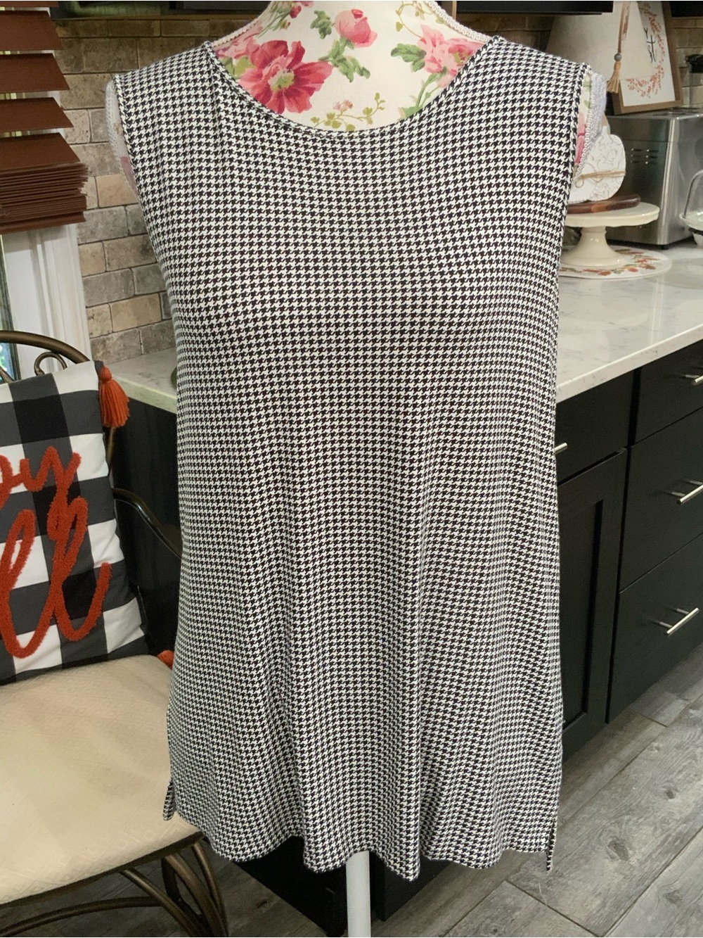J Jill Wearever Collection Sleeveless Top Houndstooth Black White Small Petite